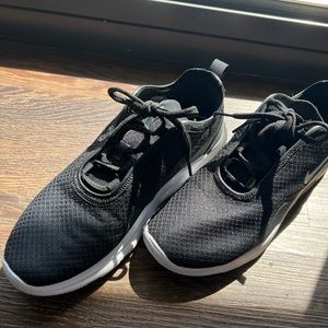 NIKE WOMENS AIR MAX MOTION 2 RUNNING SHOE - BLACK 7.5